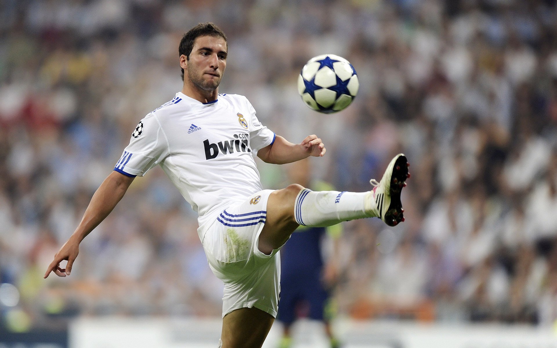 青岛黄海客场失利，积分榜依然停留在中游位置，青岛黄海主场