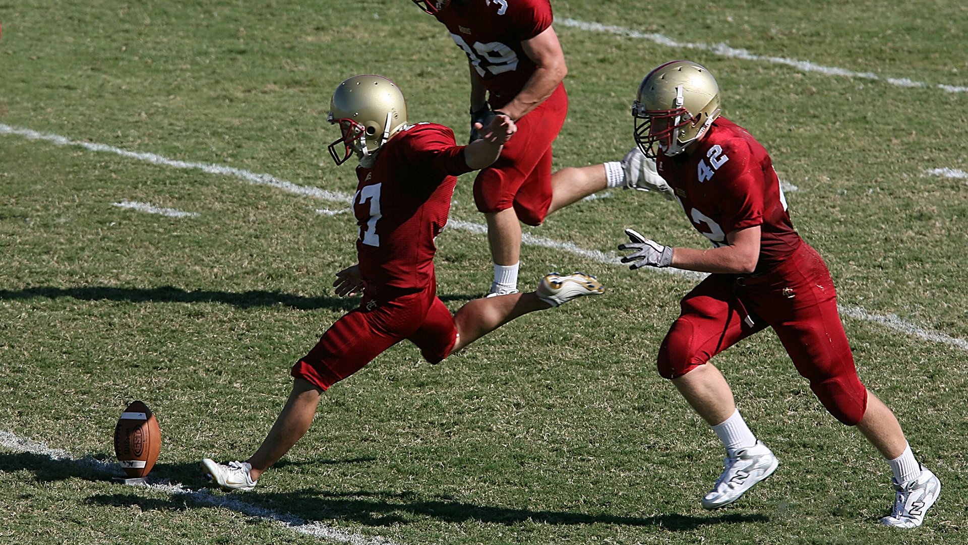 线上线下深度融合，打造完整的青少年篮球生态圈，线上篮球打卡策划