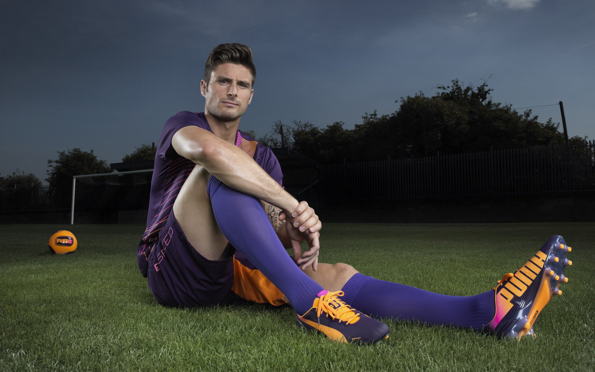 霍勒迪再砍三双雄鹿击退掘金，霍勒迪十佳球